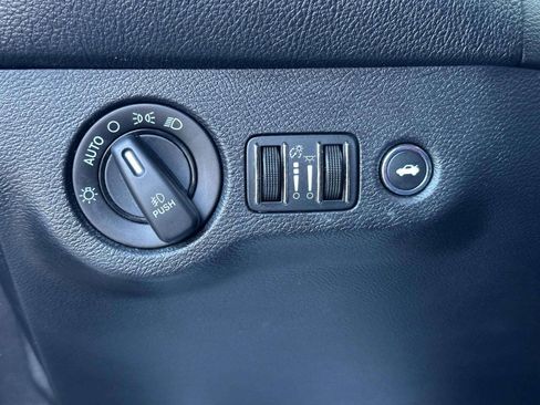 Used 2016 Dodge Challenger SXT Plus RWD image 14