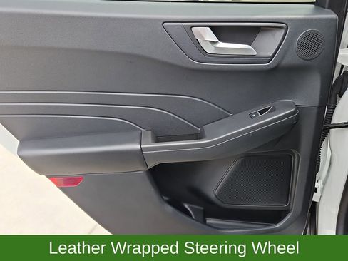 Used 2021 Ford Escape Titanium w/ Class II Trailer Tow Package image 32