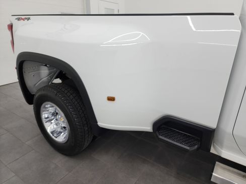 Used 2024 Chevrolet Silverado 3500 LTZ w/ LTZ Convenience Package image 29