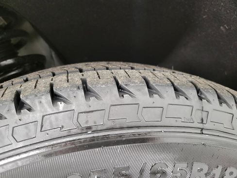 Used 2023 Chevrolet Traverse LT image 4