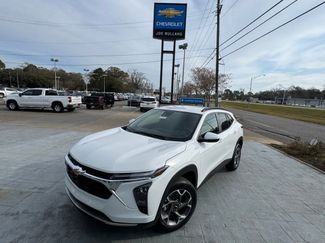 New 2026 Chevrolet Trax LT w/ Driver Confidence Package video 1