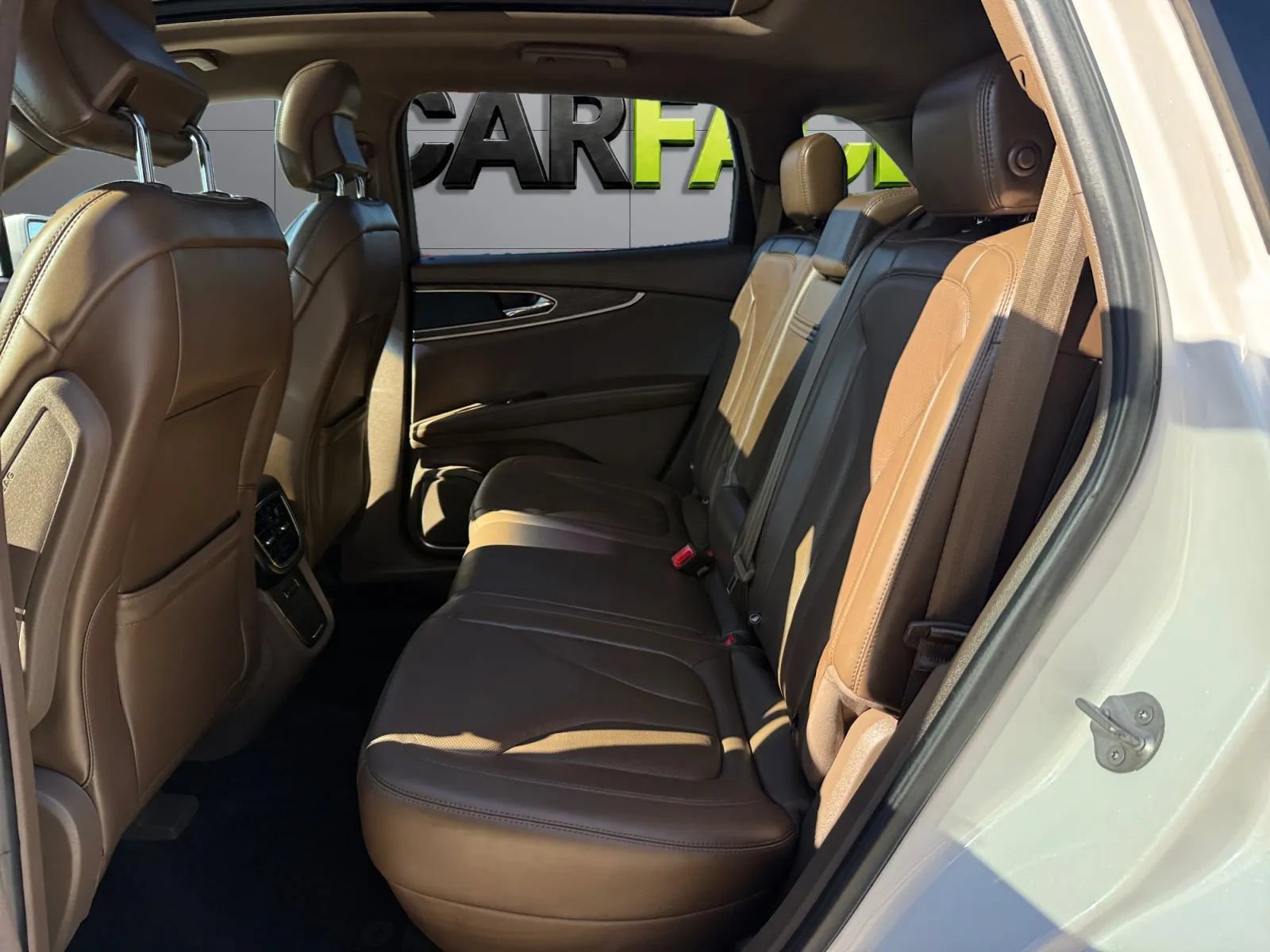 Used 2018 Lincoln MKX Reserve w/ Lincoln MKX Climate Package AWD/4WD image 19