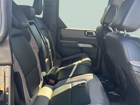 Used 2023 Ford Bronco Wildtrak image 28