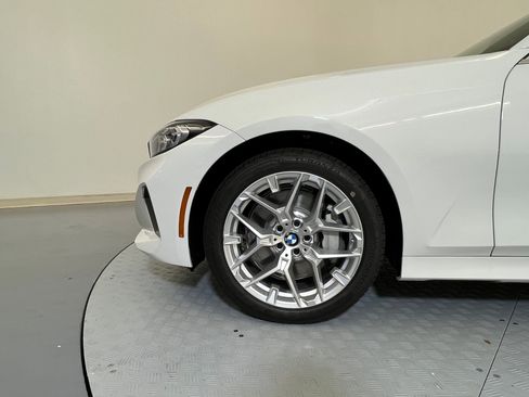 Used 2025 BMW 330i xDrive Sedan w/ Premium Package AWD/4WD image 10