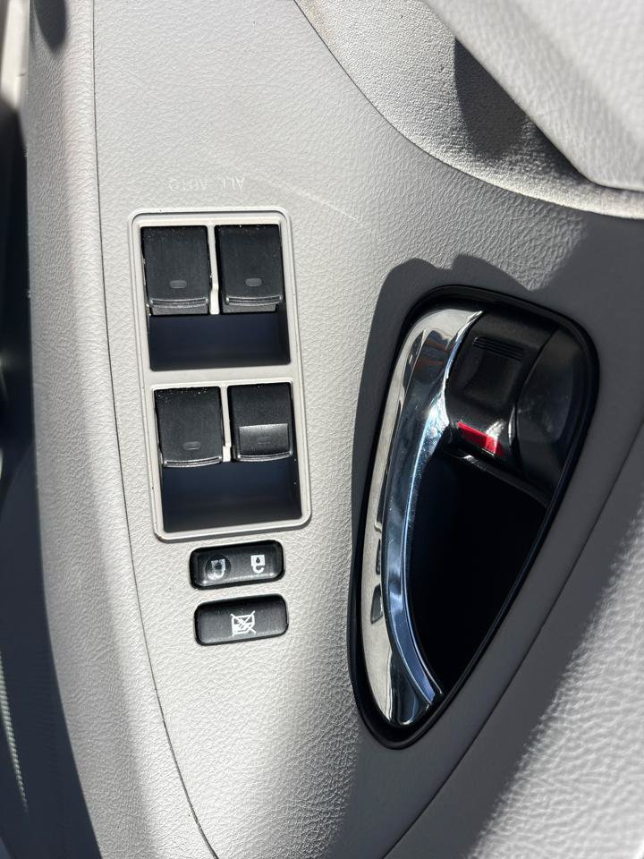 Used 2010 Toyota Camry FWD image 27