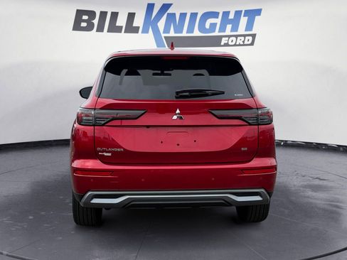 Used 2025 Mitsubishi Outlander SE AWD/4WD image 4