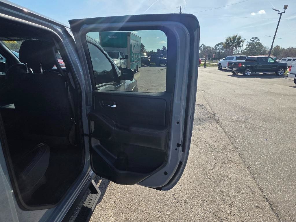 Used 2023 Nissan Frontier Pro-X w/ Pro Convenience Package RWD image 13