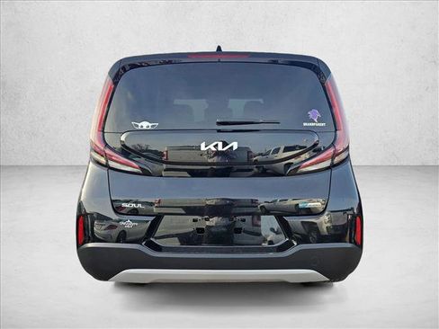 Used 2023 Kia Soul EX image 6