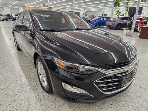 Used 2022 Chevrolet Malibu LT FWD image 3