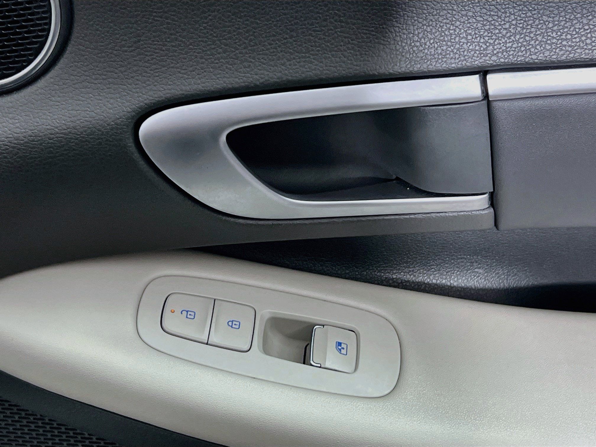 Used 2025 Hyundai Sonata SEL FWD image 32