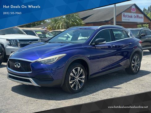 Used 2017 INFINITI QX30 AWD image 1