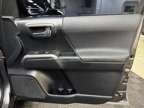 Used 2019 Toyota Tacoma TRD Off-Road w/ Technology Package image 56