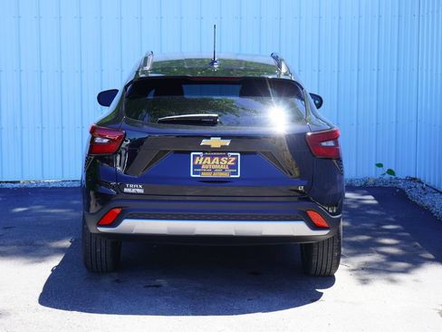 Used 2025 Chevrolet Trax LT w/ LT Convenience Package FWD image 5