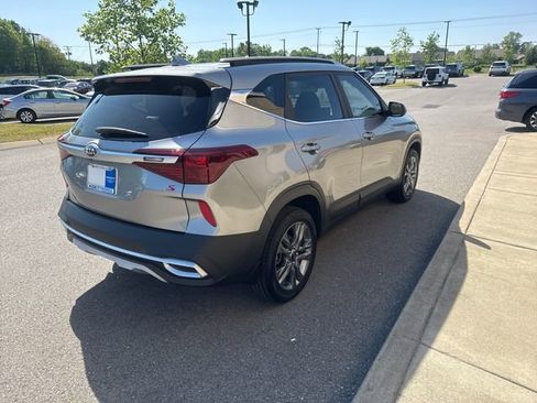 Used 2021 Kia Seltos S FWD image 4