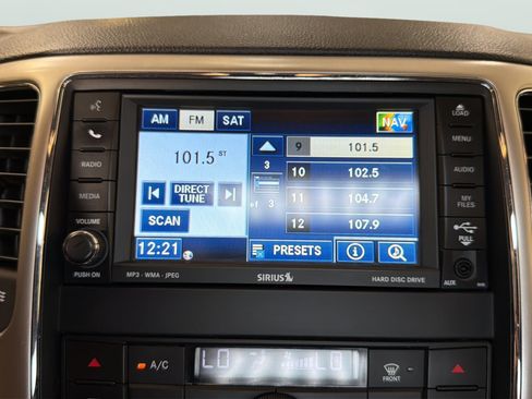 Used 2011 Jeep Grand Cherokee Laredo AWD/4WD image 23