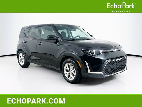 Used 2025 Kia Soul LX w/ LX Technology Package FWD image 1