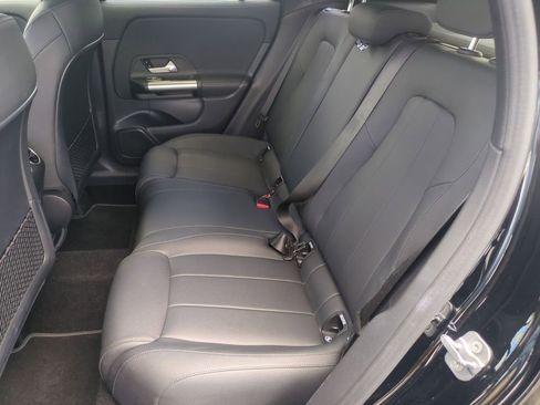 Used 2025 Mercedes-Benz GLA 250 image 22