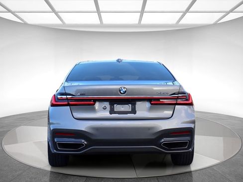 Used 2022 BMW 750i xDrive w/ M Sport Package image 7