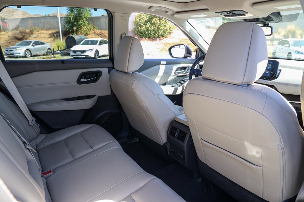 Used 2023 Nissan Rogue SL w/ SL Premium Package FWD image 18