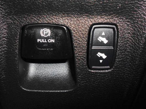 Certified 2023 RAM 1500 Big Horn image 28