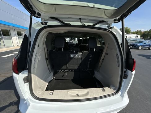 Used 2021 Chrysler Voyager Lxi image 26