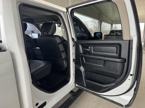 Used 2018 RAM 1500 Express w/ Express Value Package image 24