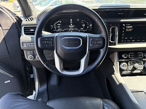 Used 2024 GMC Yukon XL Denali AWD/4WD image 13