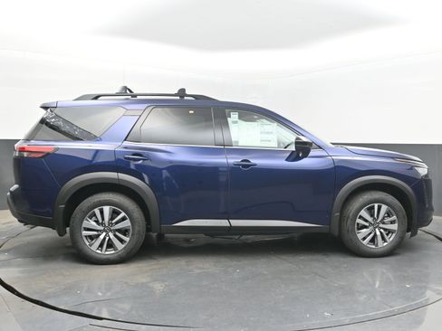 New 2026 Nissan Pathfinder SL FWD image 8