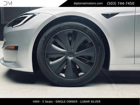 Used 2025 Tesla Model S AWD/4WD image 37