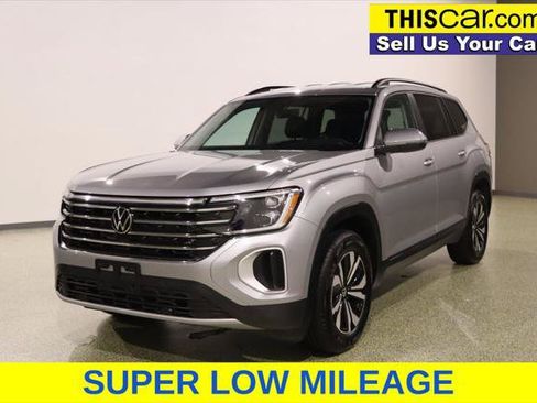 Used 2025 Volkswagen Atlas SE FWD image 3