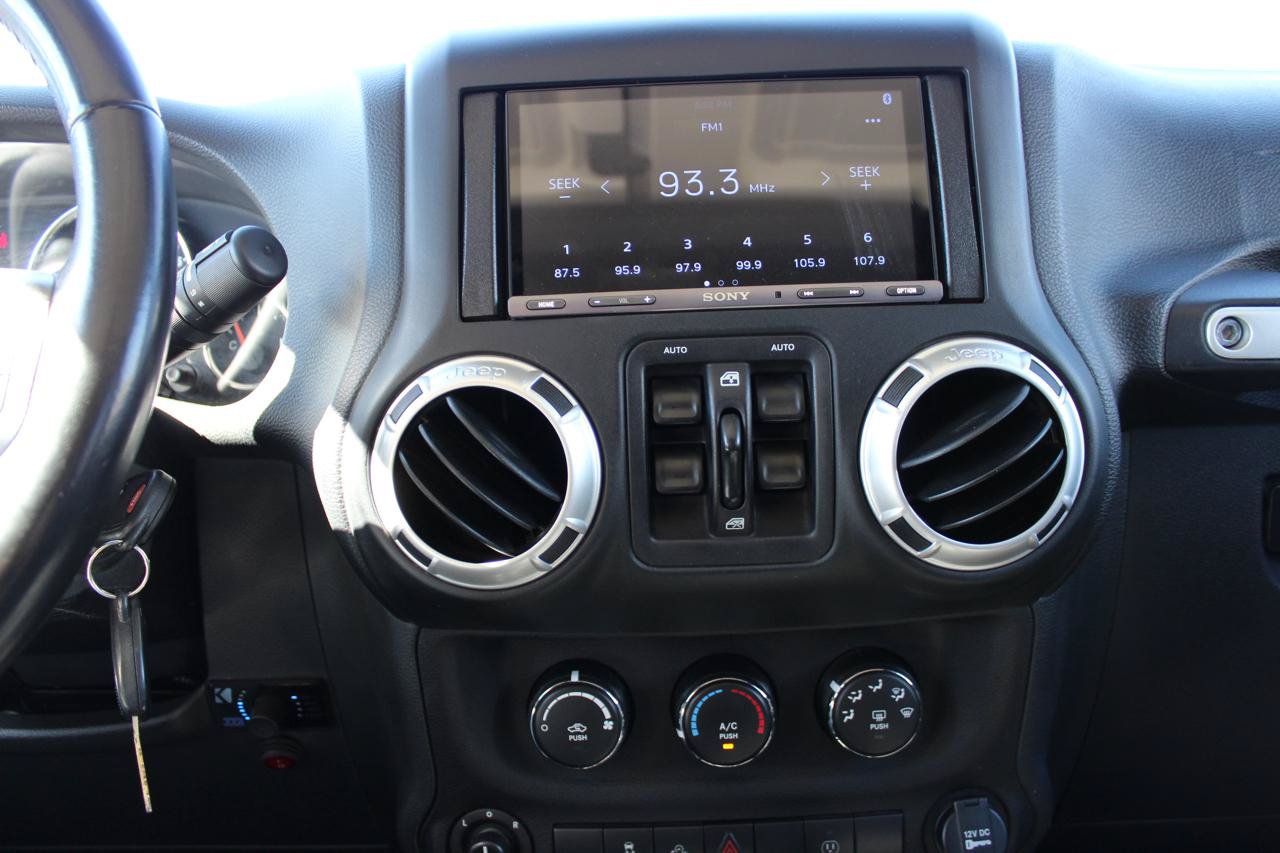 Used 2018 Jeep Wrangler Unlimited Rubicon AWD/4WD image 27