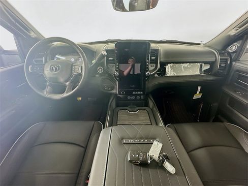 New 2025 RAM 2500 Limited w/ Towing Technology Group image 9