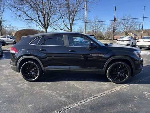 New 2026 Volkswagen Atlas Cross Sport SE FWD image 8