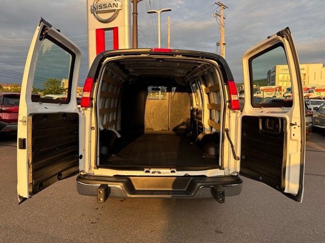 Used 2025 Chevrolet Express 2500 w/ Driver Convenience Package RWD image 18