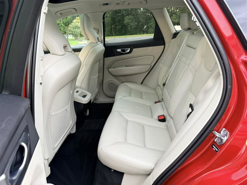Used 2020 Volvo XC60 T5 Momentum AWD/4WD image 22