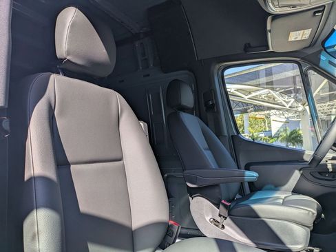 New 2025 Mercedes-Benz Sprinter 2500 image 7