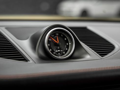 Certified 2020 Porsche Macan image 31