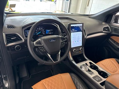 Used 2024 Ford Edge Titanium w/ Titanium Elite Package AWD/4WD image 17