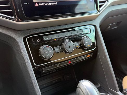 Used 2022 Volkswagen Atlas Cross Sport SE image 18