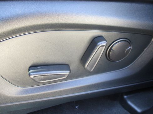 Used 2022 Ford Explorer Limited w/ Hybrid Equipment Group 310A AWD/4WD image 40