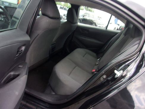 Used 2022 Toyota Corolla LE w/ LE Convenience Package FWD image 9