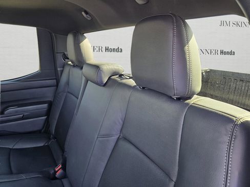 Used 2025 Toyota Tacoma TRD Sport image 34