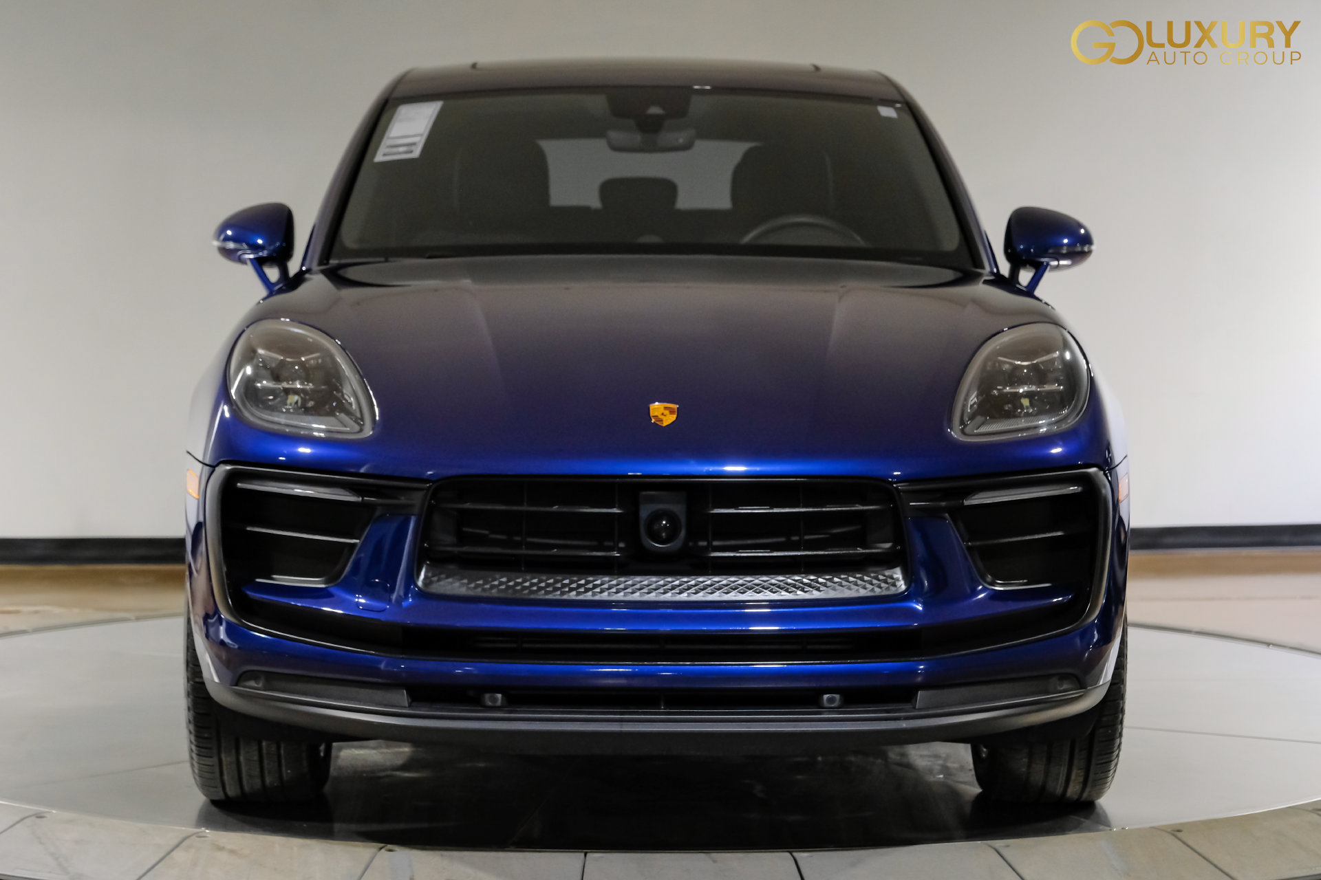 Used 2023 Porsche Macan Turbo AWD/4WD image 7