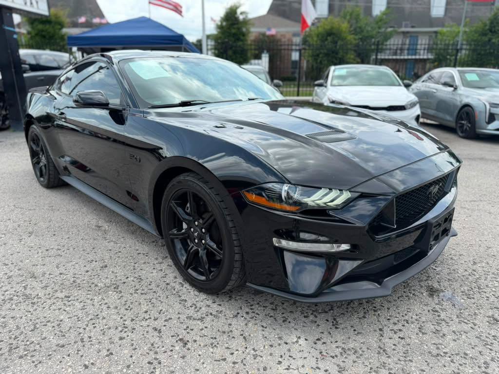 Used 2020 Ford Mustang GT Premium w/ Equipment Group 401A RWD image 3