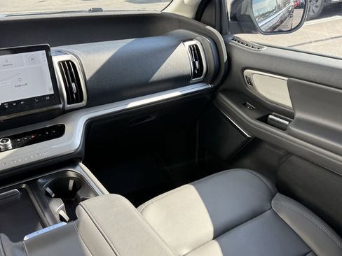 New 2026 Ford Expedition Active image 11