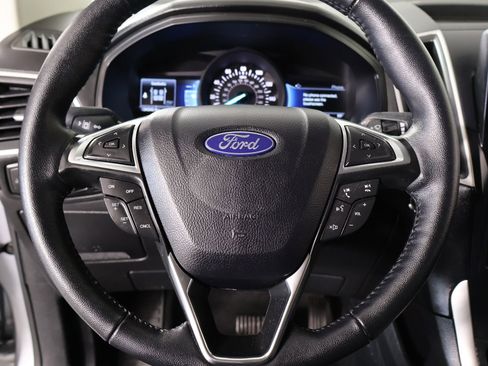 Used 2024 Ford Edge SEL image 3