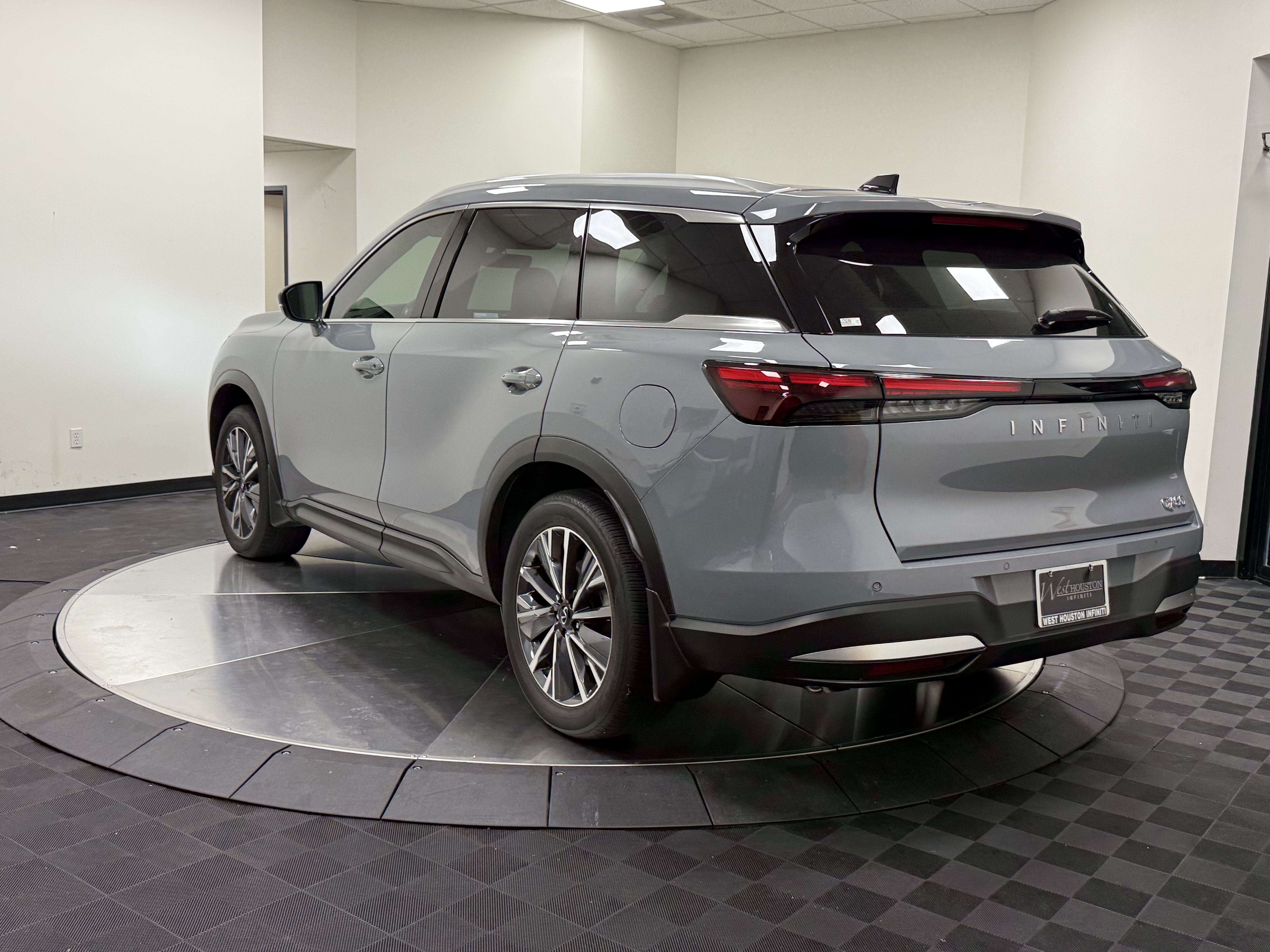 Certified 2027 INFINITI QX60 Luxe w/ Cargo Package FWD image 6
