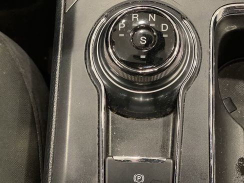 Used 2020 Ford Fusion SE image 22