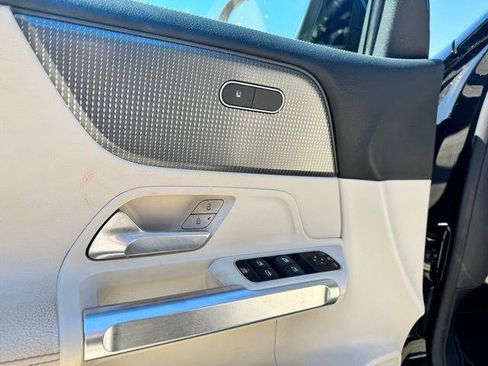Certified 2022 Mercedes-Benz GLB 250 image 5