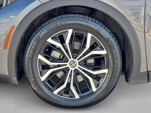 Used 2024 Toyota Crown AWD/4WD image 24